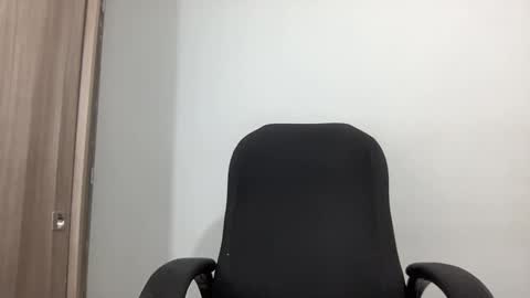 Bob  INDEPENDENT MODEL online show from February 25, 2025, 1:09 am