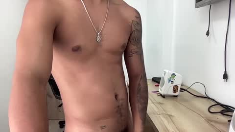 Bob  INDEPENDENT MODEL online show from October 11, 2025, 3:10 pm