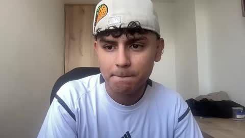 Bob  INDEPENDENT MODEL online show from March 22, 2026, 5:27 pm