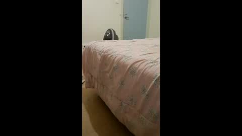 Snapshot of bobby_00x00 chatting on February 20, 2026, 1:13 am bobby_00x00 online show from February 20, 2026, 1:13 am