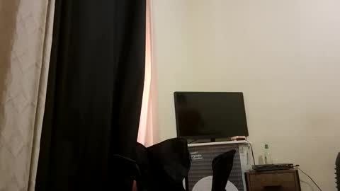 Snapshot of bobby_00x00 chatting on February 26, 2026, 6:34 am bobby_00x00 online show from February 26, 2026, 6:34 am