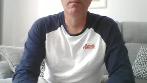 bobby_113 online show from June 22, 2026, 9:06 am