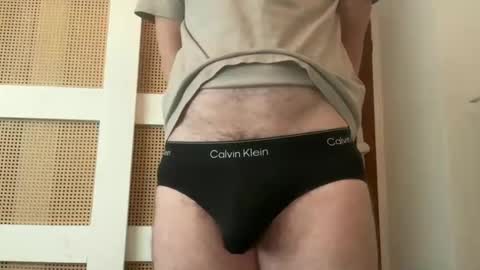 bobbybrownshoozz online show from March 2, 2026, 8:21 am