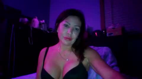 milf online show from October 31, 2025, 3:18 am
