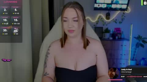  Lina  online show from June 18, 2026, 8:24 pm