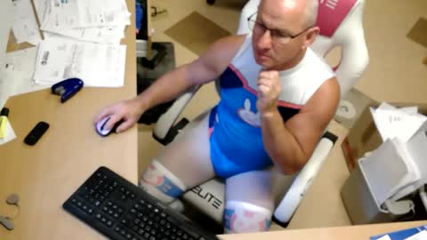 bodymen1 online show from November 13, 2025, 8:35 am