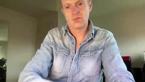 Snapshot of boegieboy76 chatting on December 10, 2024, 1:22 pm ask me online show from December 10, 2024, 1:22 pm