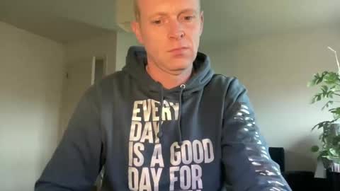 Snapshot of boegieboy76 chatting on December 30, 2024, 1:25 pm ask me online show from December 30, 2024, 1:25 pm