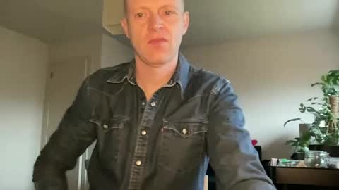 Snapshot of boegieboy76 chatting on January 30, 2025, 8:22 am ask me online show from January 30, 2025, 8:22 am