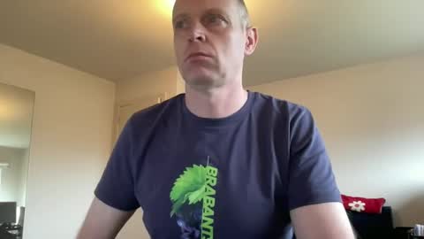 Snapshot of boegieboy76 chatting on February 5, 2025, 9:25 am ask me online show from February 5, 2025, 9:25 am