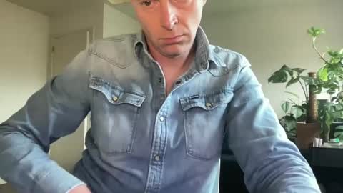 Snapshot of boegieboy76 chatting on March 11, 2025, 3:12 pm ask me online show from March 11, 2025, 3:12 pm