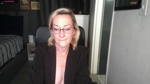 Ningifun couple online show from September 28, 2025, 2:17 am