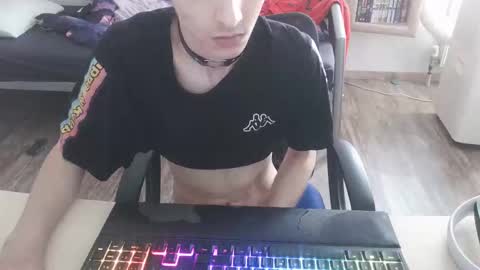 Snapshot of bohnfabian318 chatting on June 3, 2026, 5:18 pm Shadow Femboy online show from June 3, 2026, 5:18 pm
