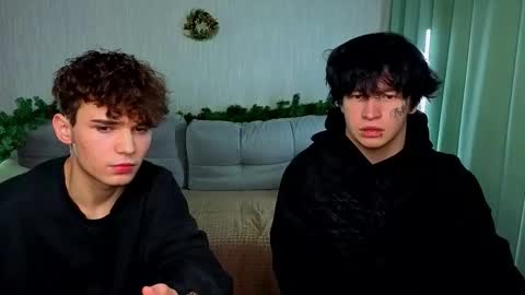 ALEXPVT IS OPEN online show from December 14, 2025, 5:51 pm