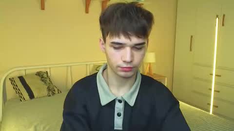 ALEXPVT IS OPEN online show from February 8, 2026, 3:21 am