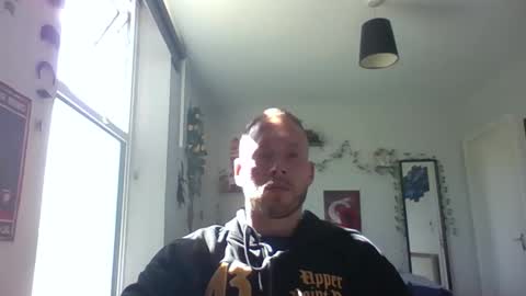 boky_ online show from May 10, 2026, 2:33 pm