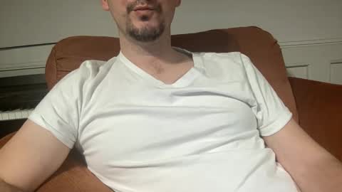 edilsonrd online show from February 12, 2025, 4:33 am