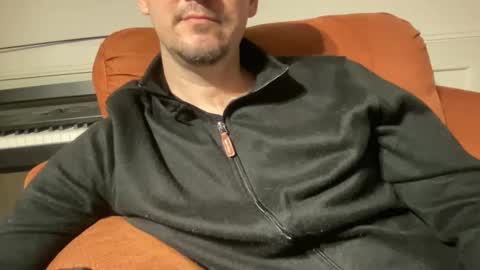 edilsonrd online show from March 1, 2025, 4:15 am