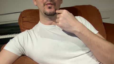 edilsonrd online show from March 5, 2025, 4:02 am