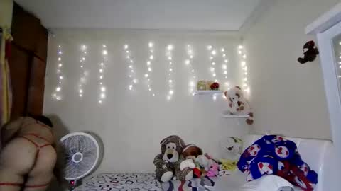 Melanie online show from November 26, 2025, 1:17 am