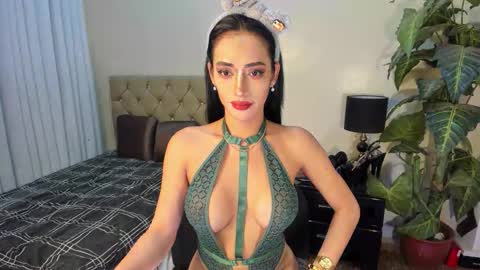 Snapshot of bombshelllaurax chatting on November 8, 2025, 10:19 pm bombshelllaurax online show from November 8, 2025, 10:19 pm