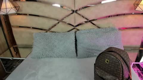 bonet_iris online show from May 29, 2026, 11:08 am