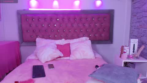 i AM Bonnie  online show from September 18, 2025, 4:36 am