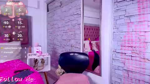 Snapshot of bonn_glow chatting on January 19, 2026, 3:43 am i AM Bonnie online show from January 19, 2026, 3:43 am