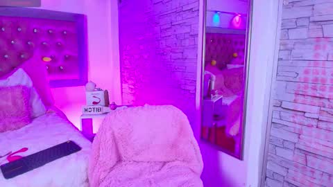 Snapshot of bonn_glow chatting on February 27, 2026, 4:12 am i AM Bonnie online show from February 27, 2026, 4:12 am