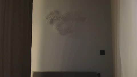 bonne_chance online show from February 24, 2025, 3:31 pm