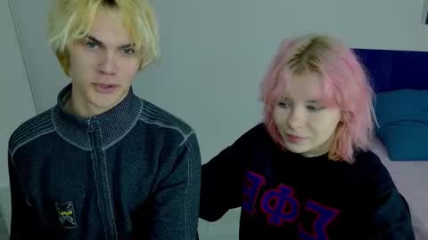 Jessy  Mark online show from November 2, 2025, 5:04 pm