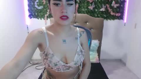 Bonnie online show from November 24, 2025, 2:17 pm