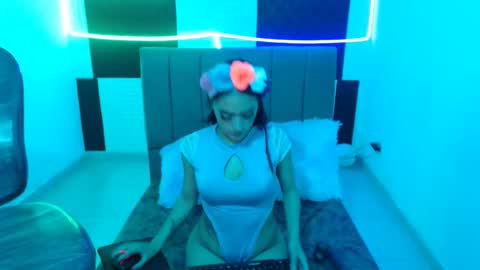 Bonnie online show from November 27, 2025, 3:25 pm