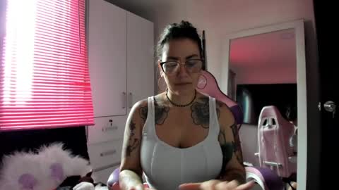 bonnie online show from April 7, 2026, 7:03 pm