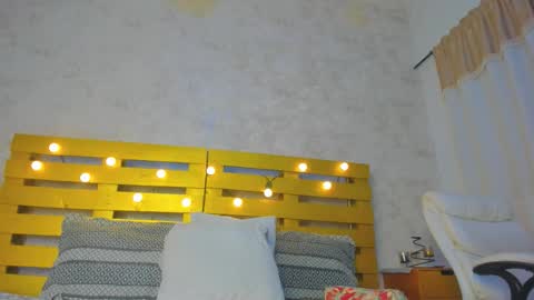 Bonnie online show from November 25, 2025, 8:42 pm