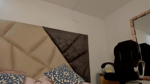   online show from November 26, 2025, 12:00 am