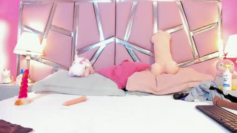 Bonnie  online show from March 10, 2025, 3:30 pm