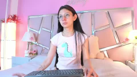 Snapshot of bonniepark_ chatting on April 25, 2026, 5:10 pm Bonnie online show from April 25, 2026, 5:10 pm