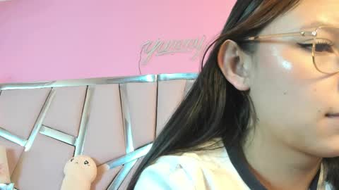 Snapshot of bonniepark_ chatting on May 28, 2026, 1:30 pm Bonnie online show from May 28, 2026, 1:30 pm