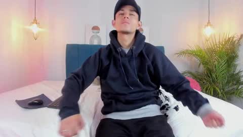 bonny_and_carrot online show from February 19, 2025, 1:40 am