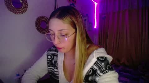 Soffy Brooks Independent model online show from December 12, 2024, 5:42 am