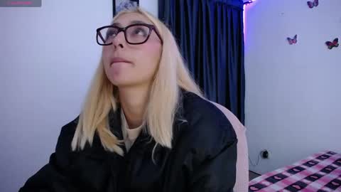 Snapshot of bonny_clyde_xx_ chatting on April 15, 2026, 3:35 am Soffy Brooks Independent model online show from April 15, 2026, 3:35 am