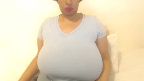 boobyqueen online show from September 25, 2025, 8:07 am