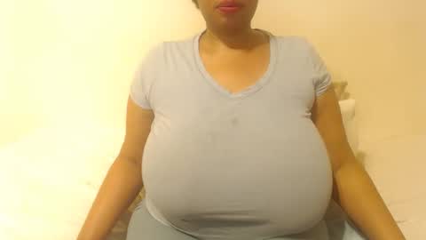 boobyqueen online show from September 26, 2025, 3:54 am