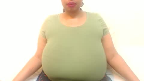 Snapshot of boobyqueen24 chatting on April 29, 2026, 11:47 am boobyqueen online show from April 29, 2026, 11:47 am