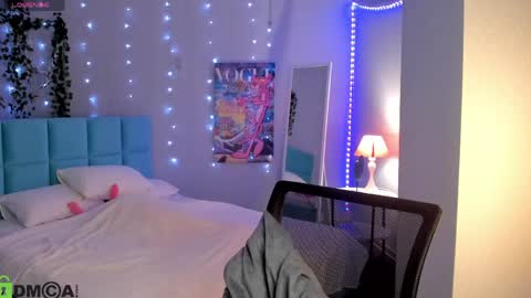 Milena online show from April 1, 2026, 2:56 am