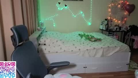 Milena online show from April 15, 2026, 2:29 am