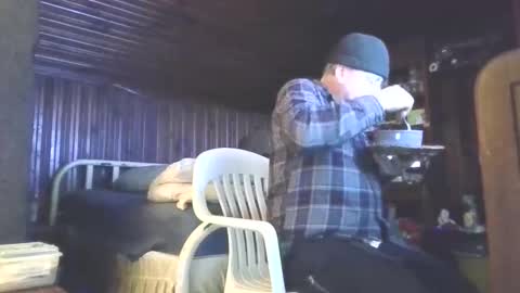 Booshwa online show from December 4, 2025, 8:28 pm