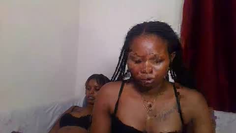 bootie_caramel online show from April 29, 2026, 6:47 pm