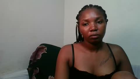 bootie_caramel online show from May 9, 2026, 11:26 am